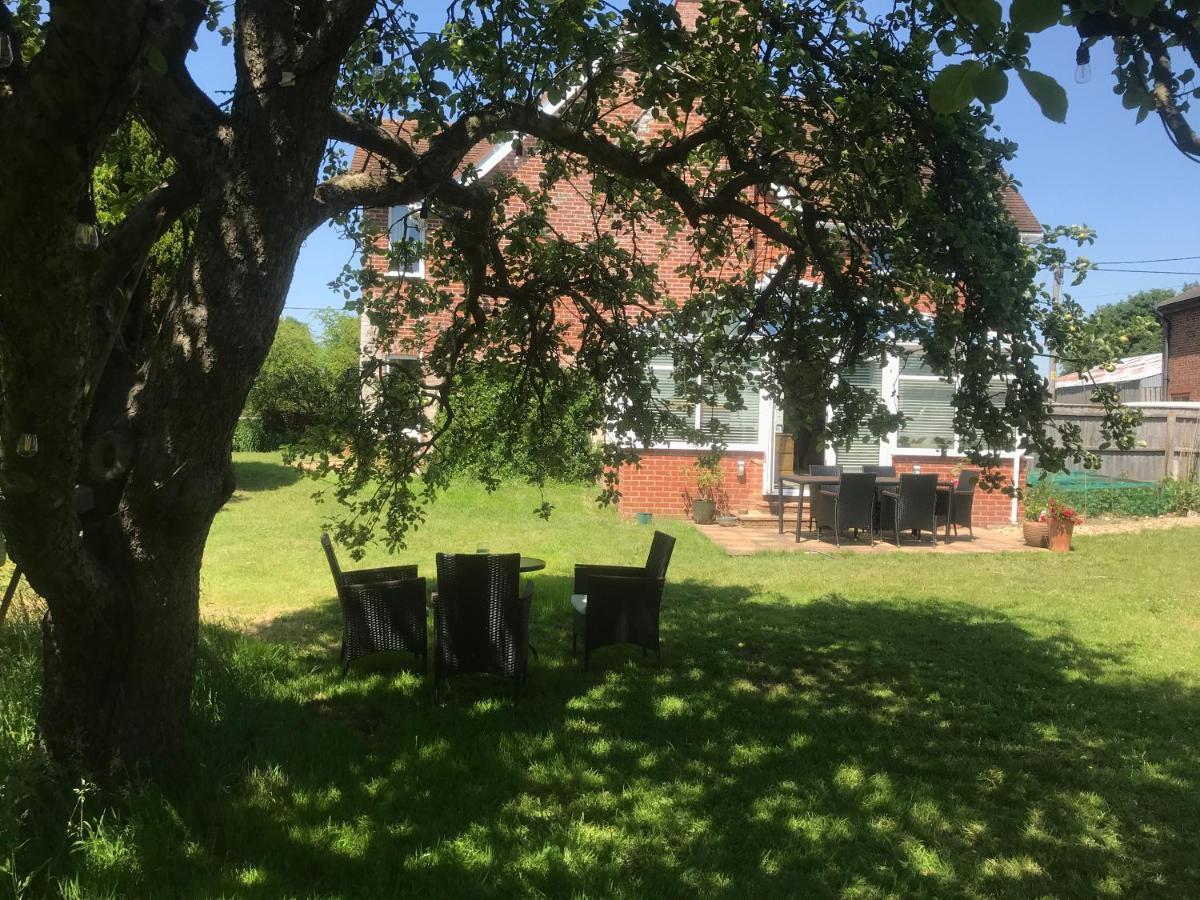 Redbrook Farm Bnb - Gateway To The New Forest ฟอร์ดิงบริดจ์ ภายนอก รูปภาพ