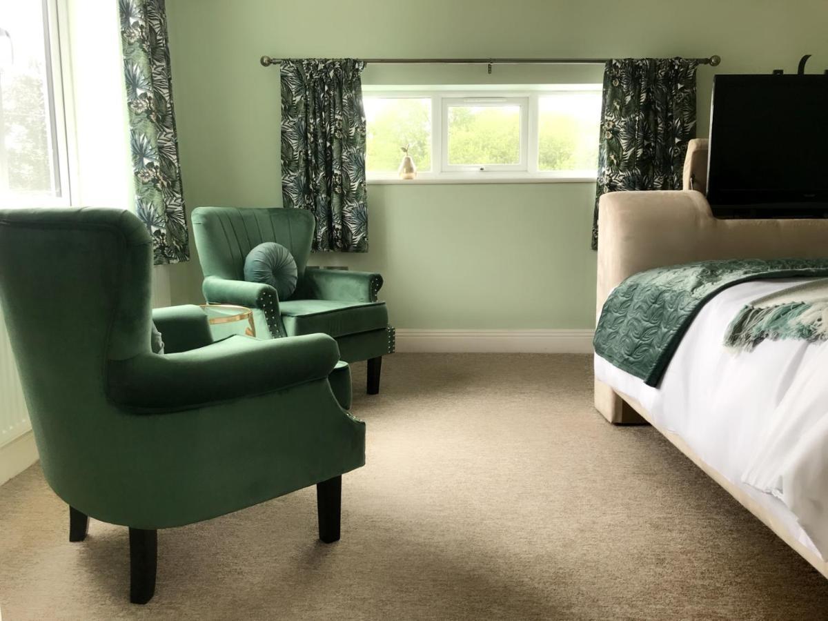 Redbrook Farm Bnb - Gateway To The New Forest ฟอร์ดิงบริดจ์ ภายนอก รูปภาพ
