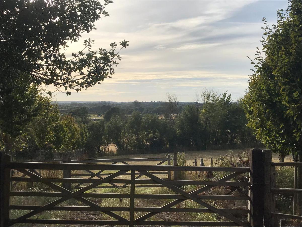 Redbrook Farm Bnb - Gateway To The New Forest ฟอร์ดิงบริดจ์ ภายนอก รูปภาพ